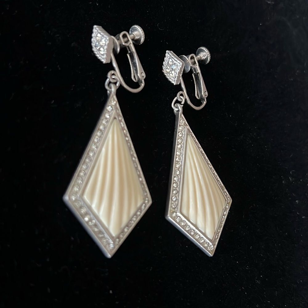 Vintage Yamada Tokyo Screw Back Earrings - Silver and Ivory Color